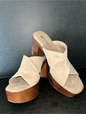 Pull&Bear Collection Beige Suede Platform Mule Sandals - US 9 - New without box